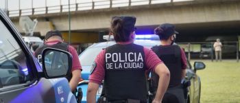 Un policía abatió a un delincuente que quiso robarle su arma en La Boca